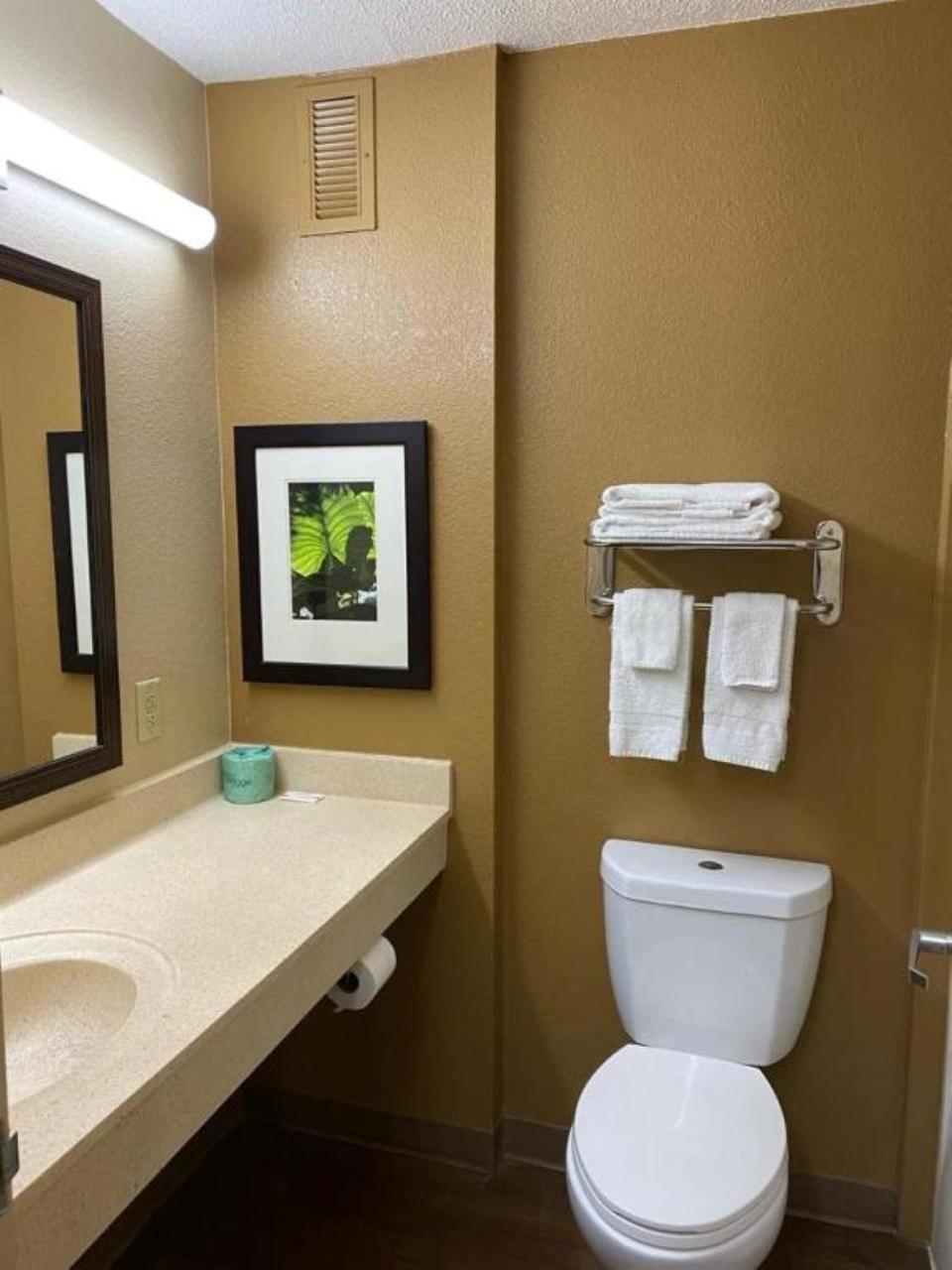 Suburban Studios Winston-Salem Near Hanes Mall Dış mekan fotoğraf